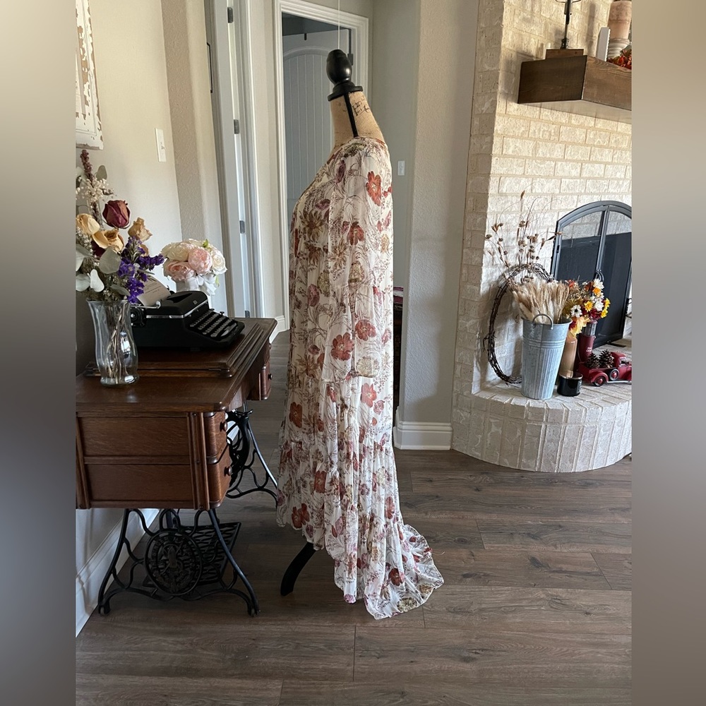 Mossimo Ladies Feminine and flowy dress - Picture 7 of 11